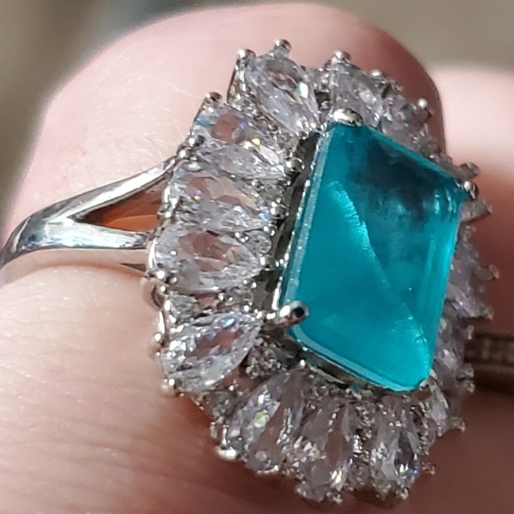 🎁 925 Silver Exclusive Blue Emerald Cut Cubic Zirconia Ring, FB16FA1064 - Picture 5 of 8
